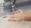 Händewaschen hilft gegen die Ausbreitung des Coronaviru - aber wie steht es um die Hygiene in den Waschräumen?