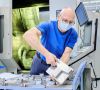 Der Service beim Kunden für Instandhaltung, Wartung und Reparatur wird der Werkzeugmaschinen-Branche durch die Corona-Pandemie erschwert.