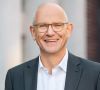 Dr. Dirk Stenkamp, Vorsitzender des Vorstands der TÜV Nord Group - sein Unternehmen hat ein erfolgreiches Jahr hinter und eine herausfordernde Zeit vor sich.
